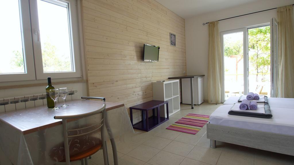Paklenica Sport Apartments Starigrad-Paklenica Szoba fotó